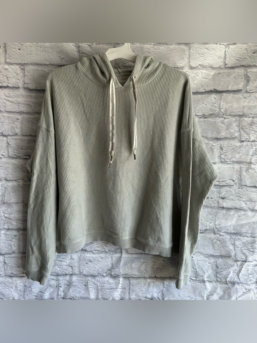 PREOWNED AERIE SAGE GREEN RIBBED CROP HOODIE WOMENS LARGE L
